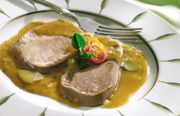 LANGUE DE BOEUF SAUCE PIQUANTE